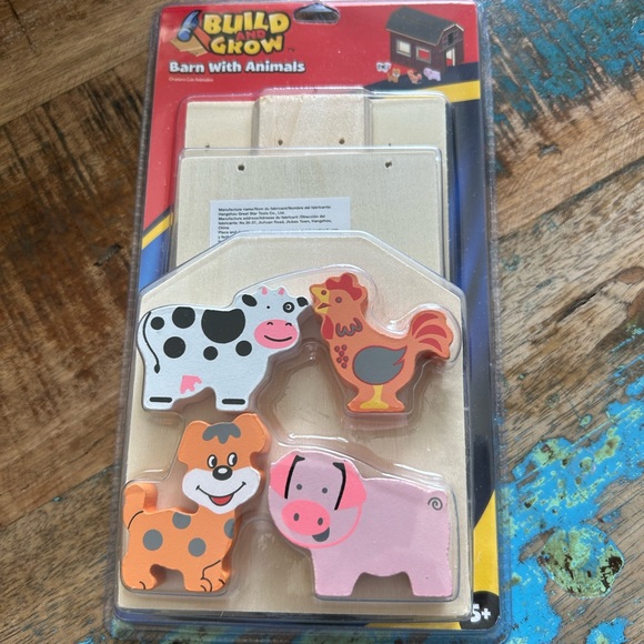 Build and Grow Barn with Animals - Picture 1 of 3